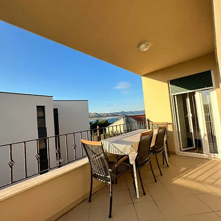 Veronika Apartmán Okrug Gornji